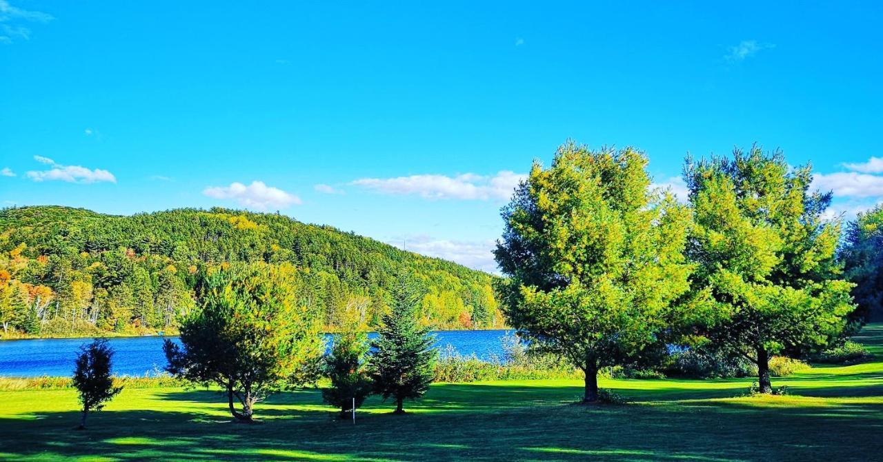 Barry'S Bay Golf Resort Barrys Bay Zewnętrze zdjęcie